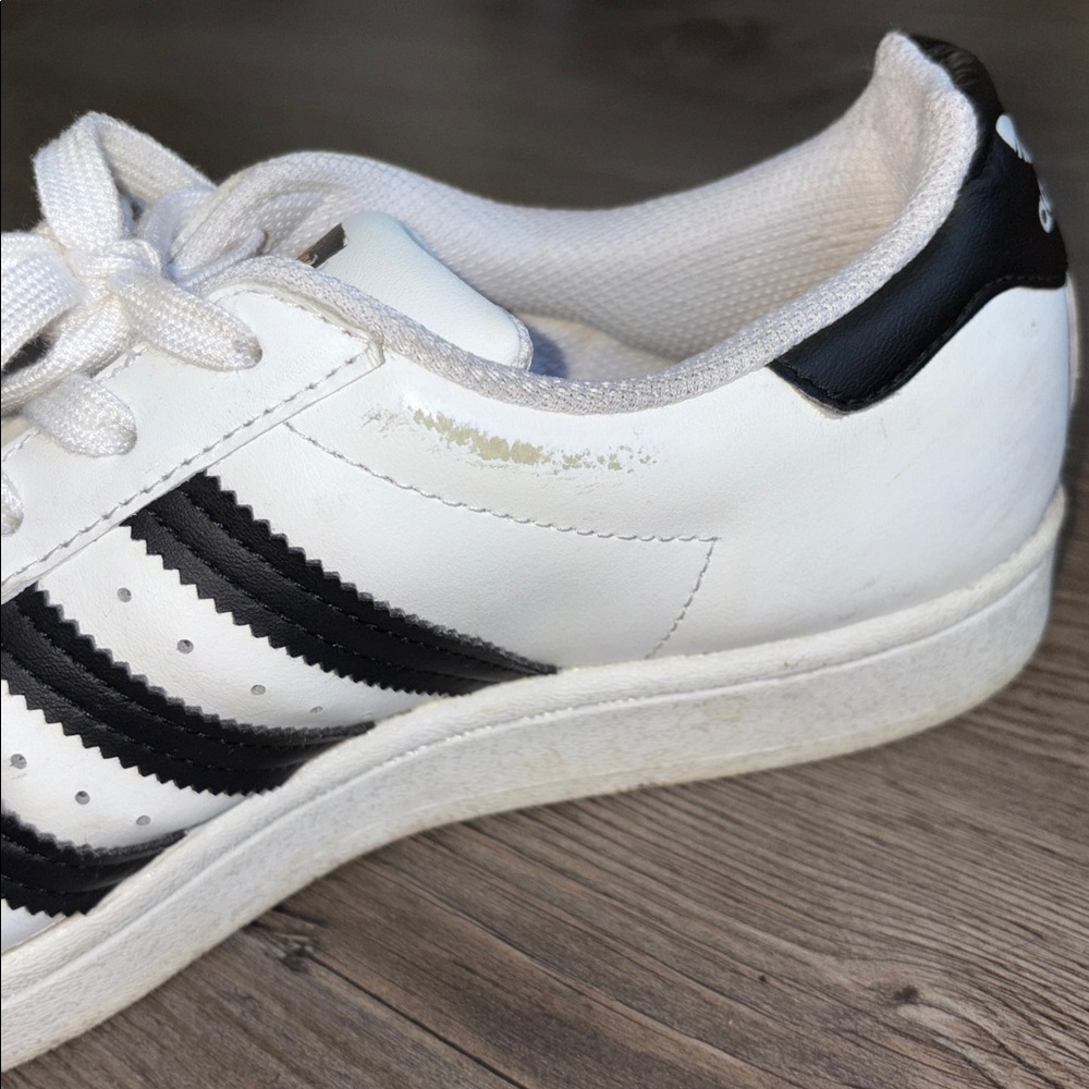 Adidas Superstars - Picture 6 of 10